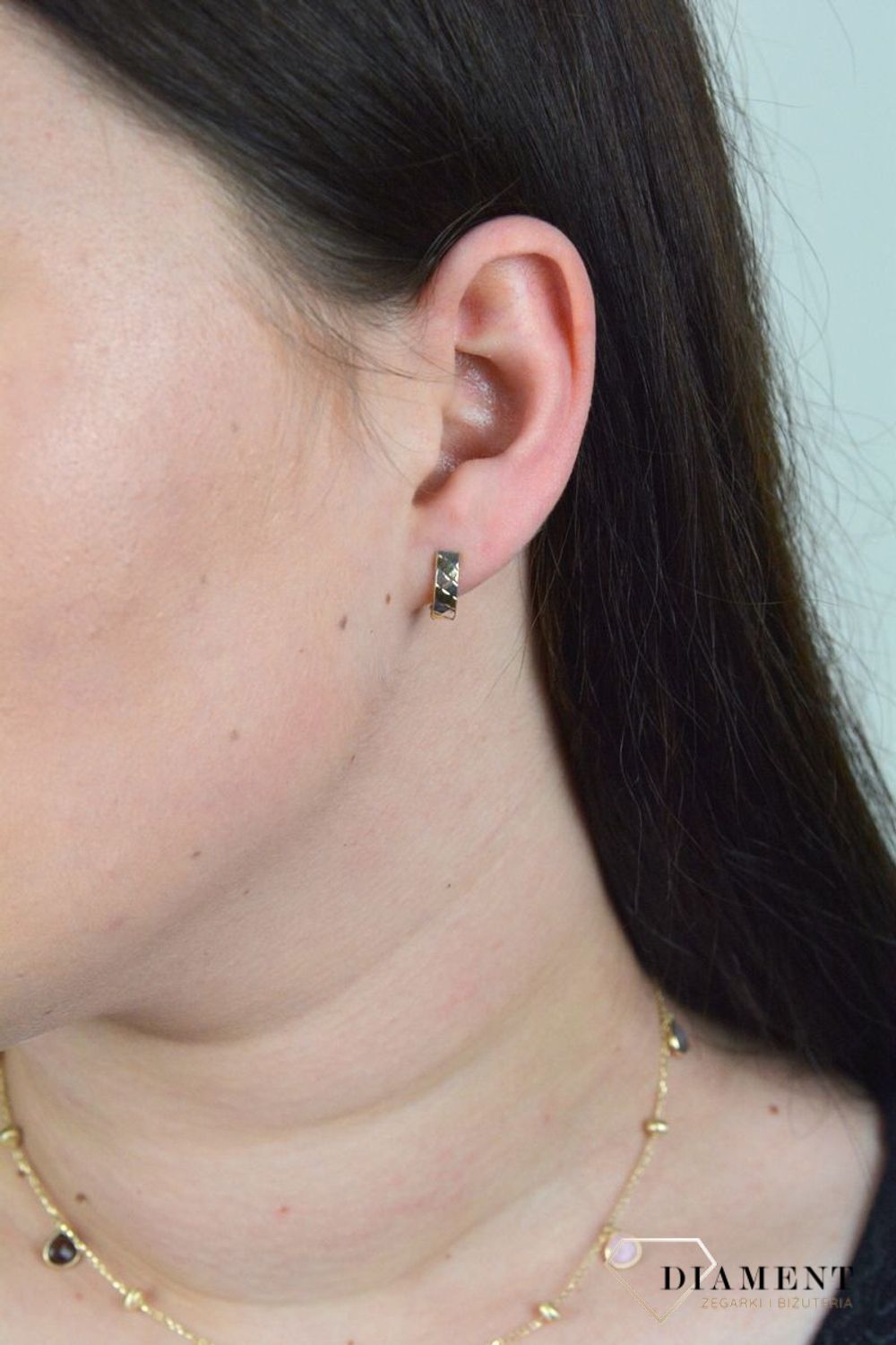 Złote kolczyki grawerowana powierzchnia z białym zlotem KL 6206.jpg